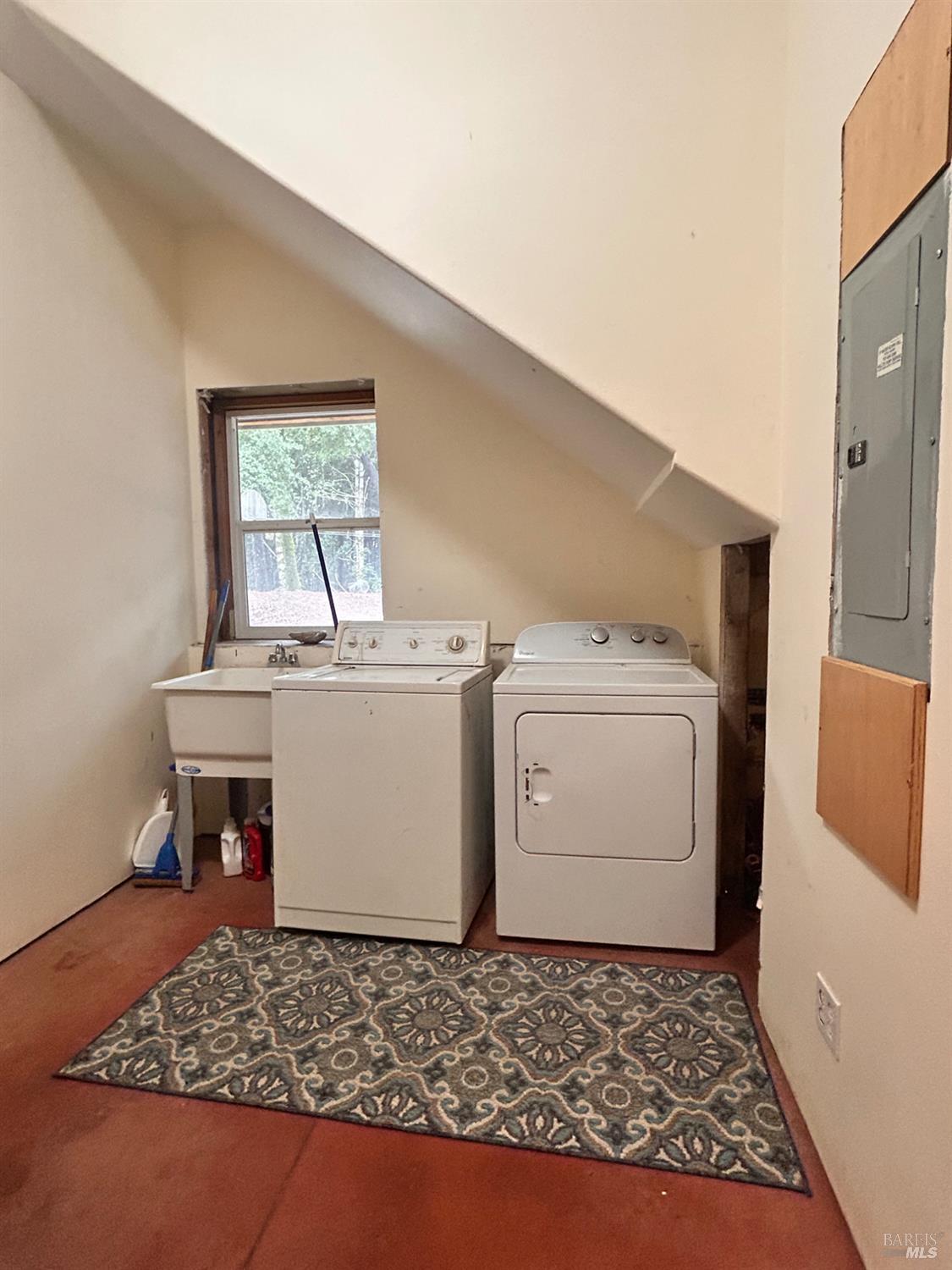 29281 Timberline Road Willits CA 95490