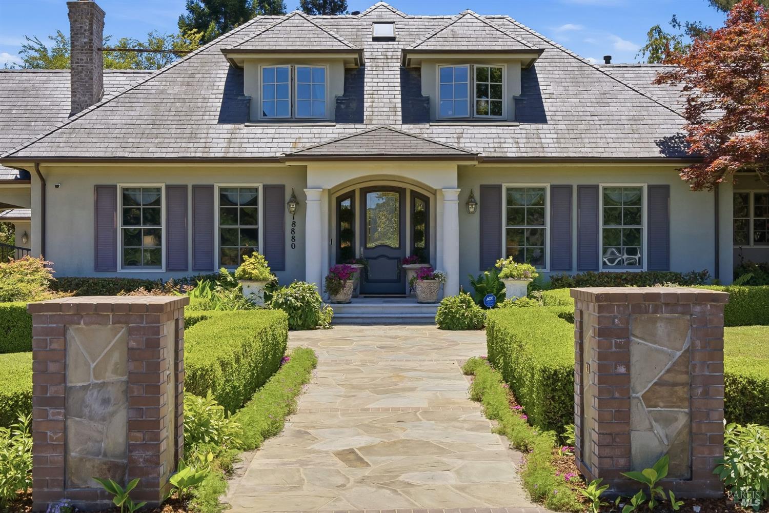 18880 Bella Vina Saratoga CA 95070
