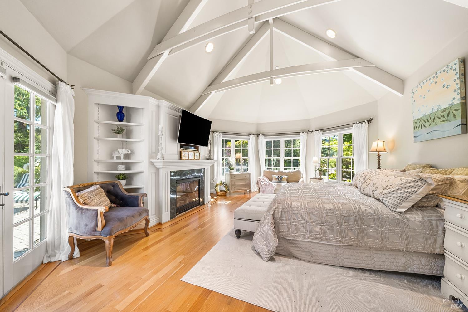18880 Bella Vina Saratoga CA 95070