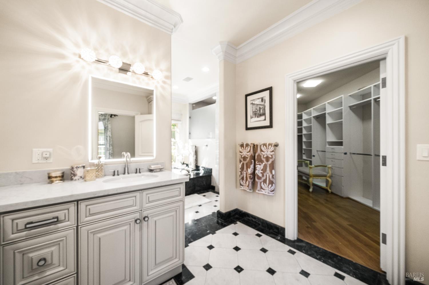 18880 Bella Vina Saratoga CA 95070