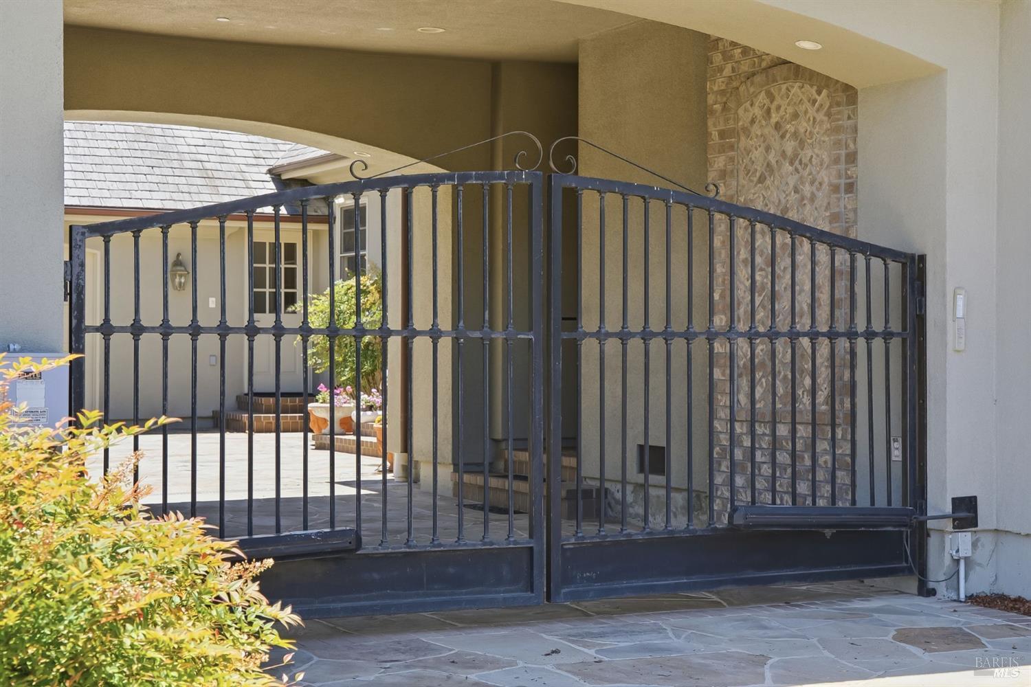 18880 Bella Vina Saratoga CA 95070