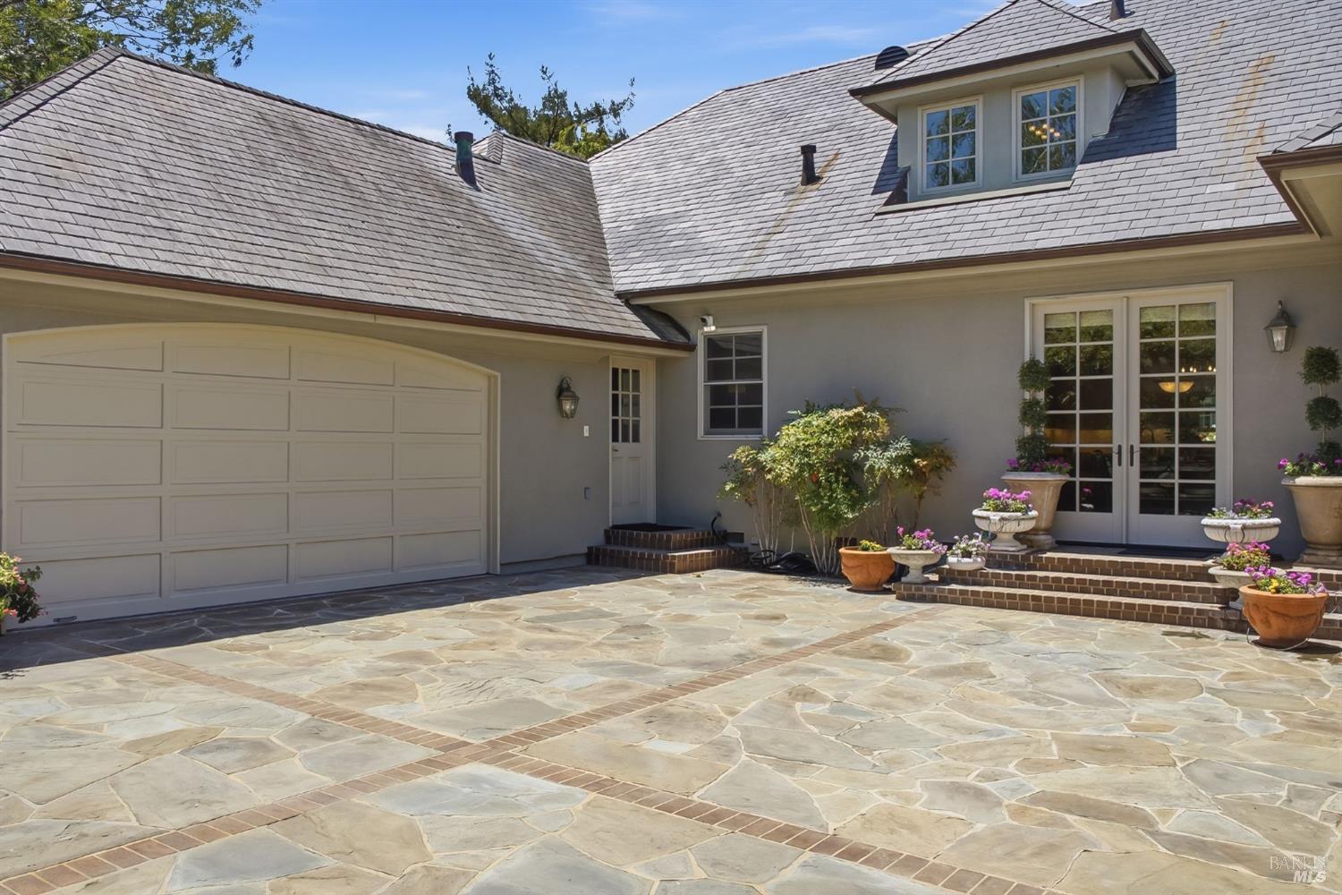 18880 Bella Vina Saratoga CA 95070
