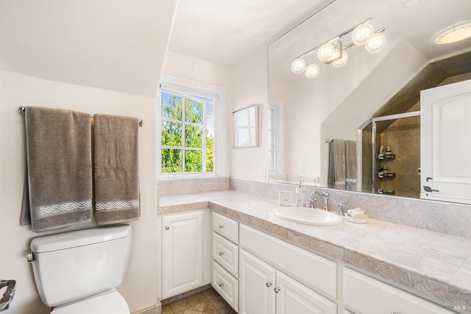 18880 Bella Vina Saratoga CA 95070