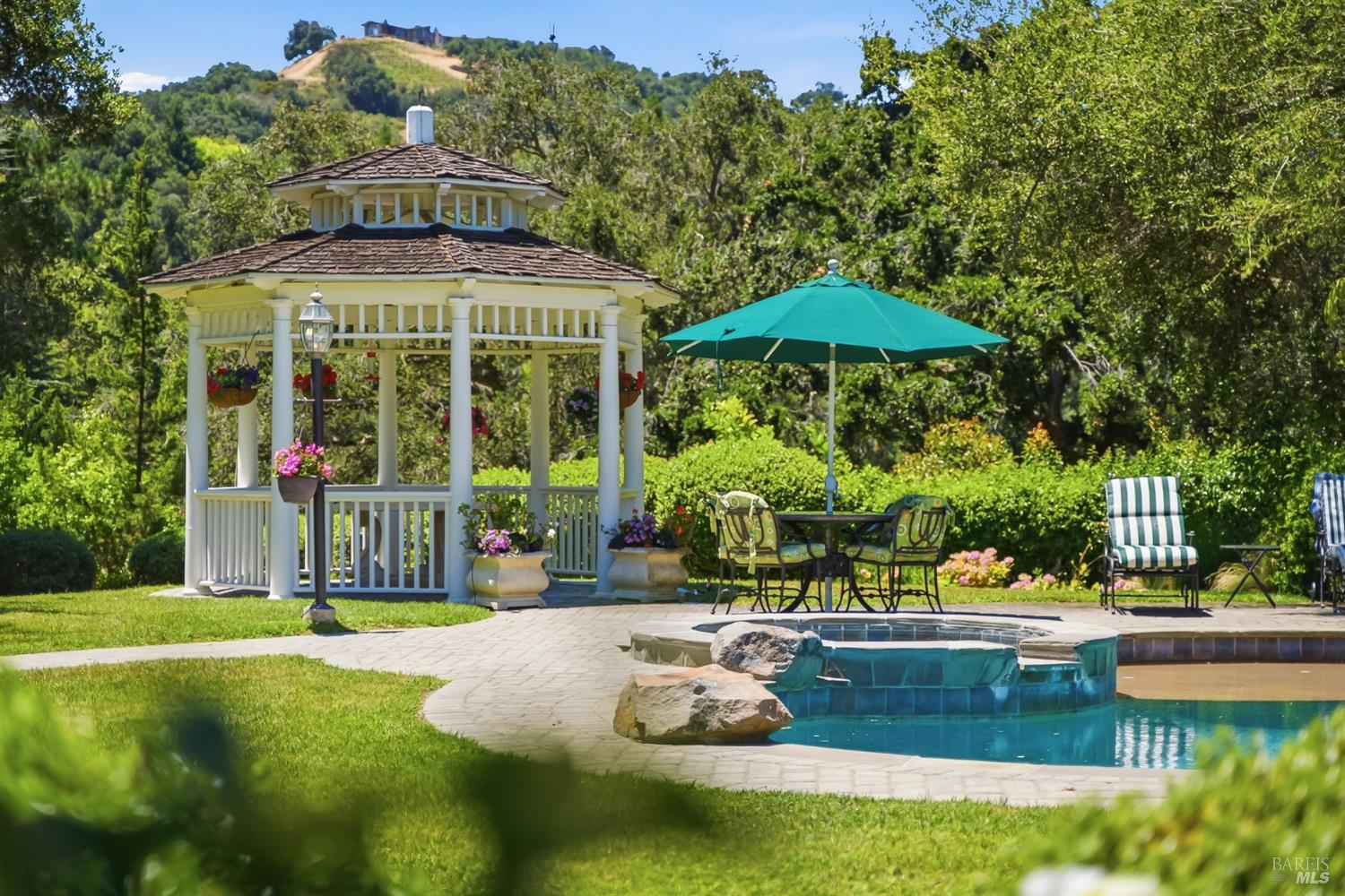 18880 Bella Vina Saratoga CA 95070