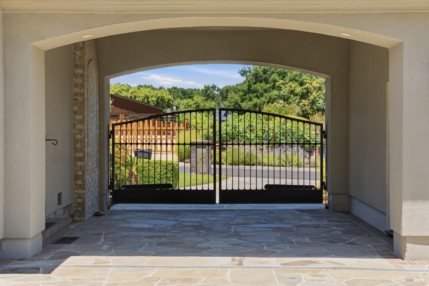 18880 Bella Vina Saratoga CA 95070