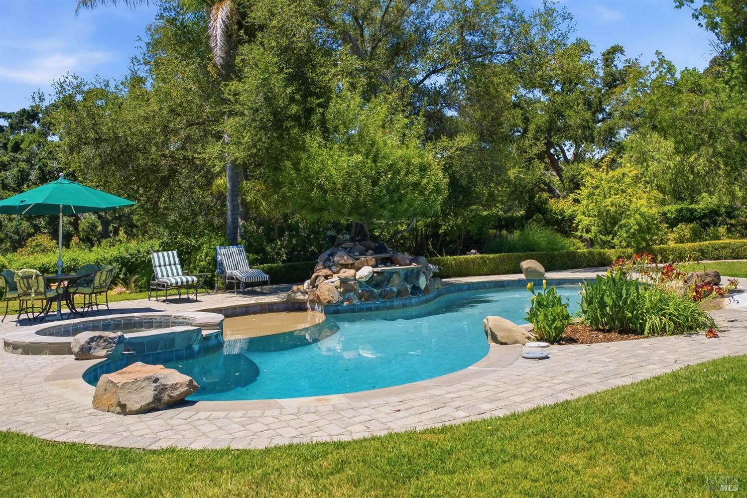 18880 Bella Vina Saratoga CA 95070