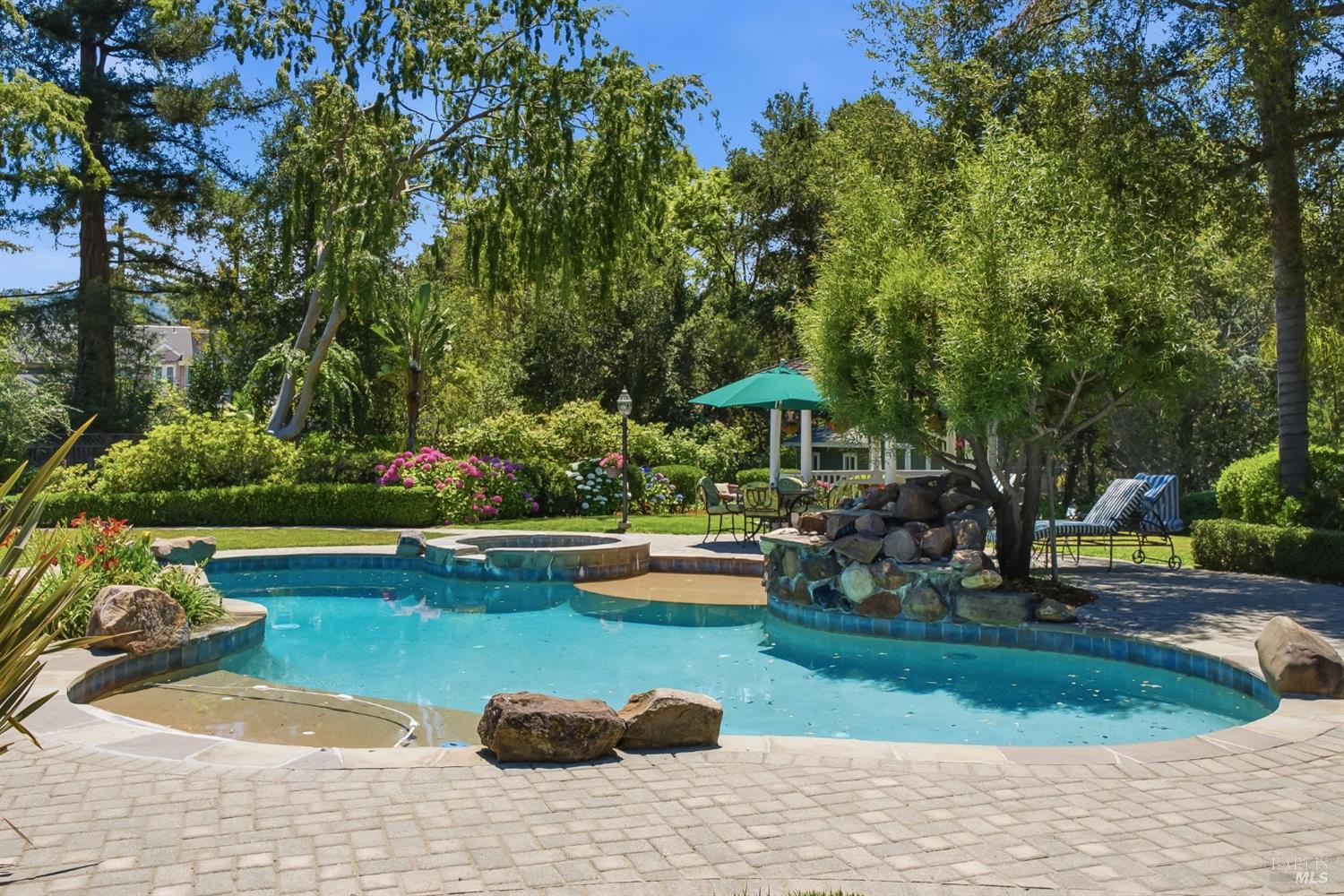 18880 Bella Vina Saratoga CA 95070