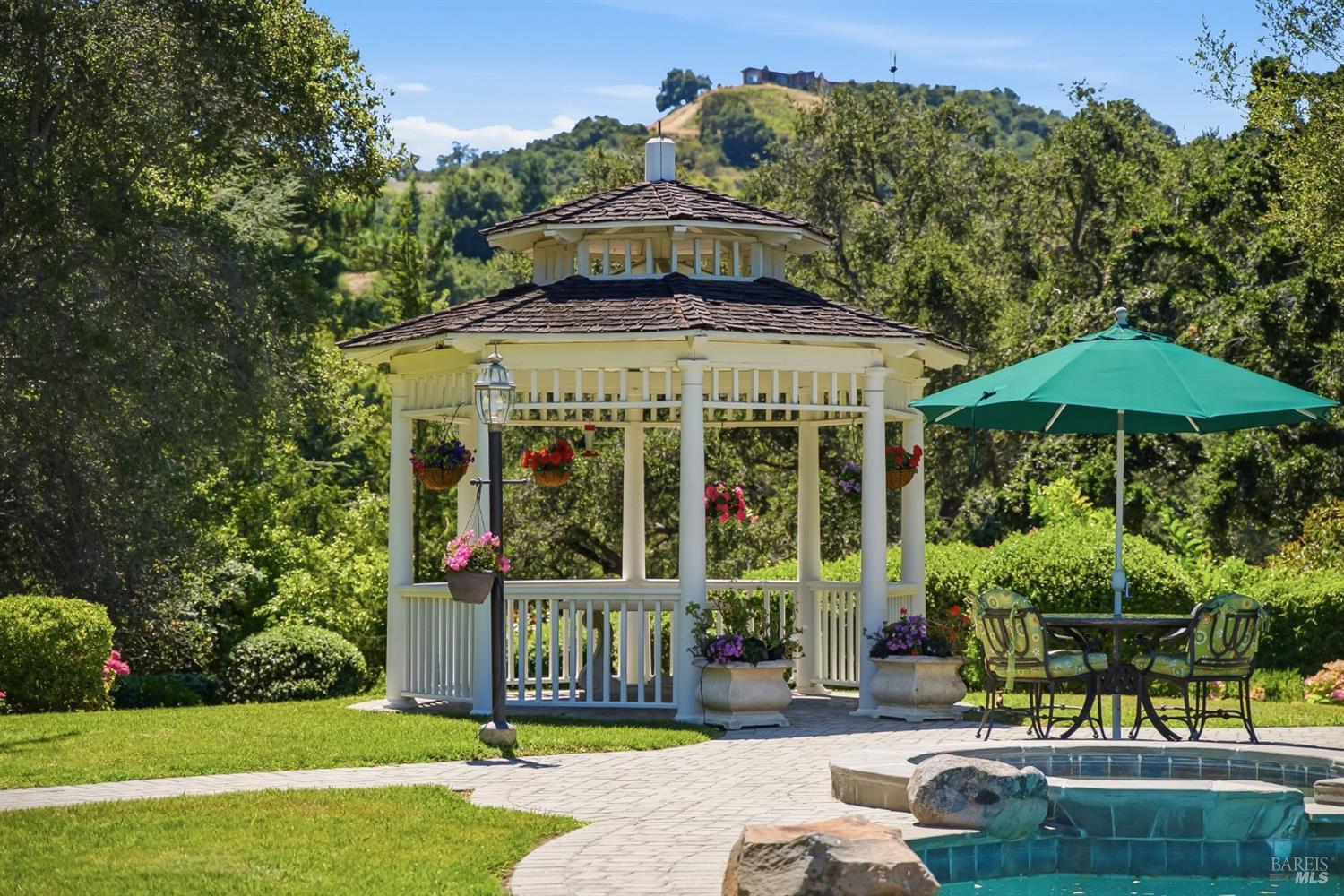 18880 Bella Vina Saratoga CA 95070
