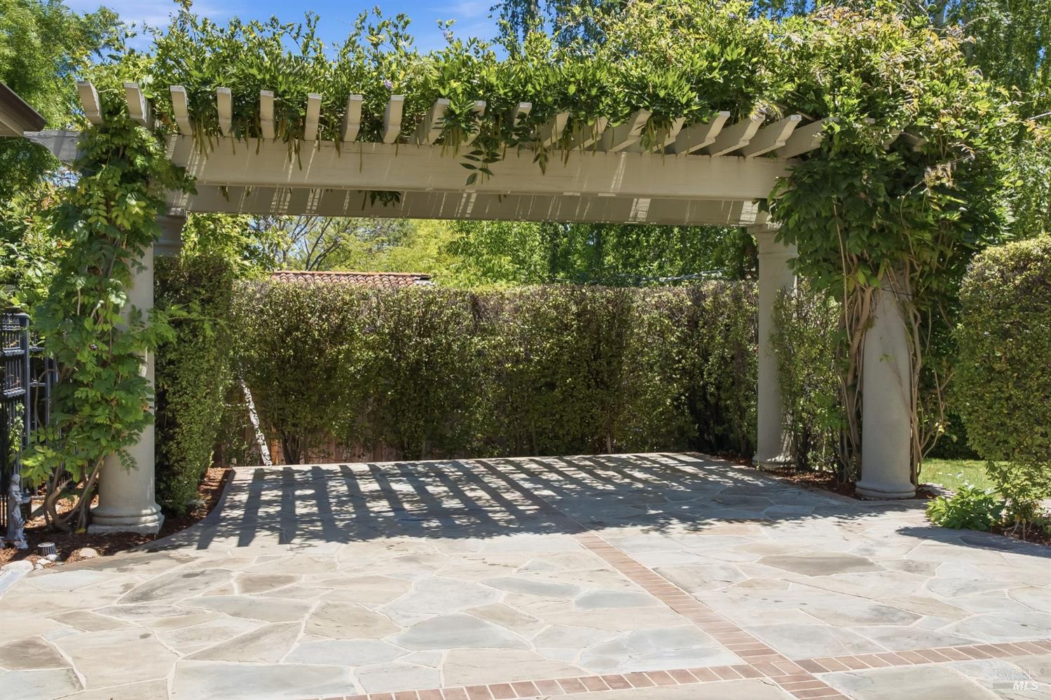 18880 Bella Vina Saratoga CA 95070