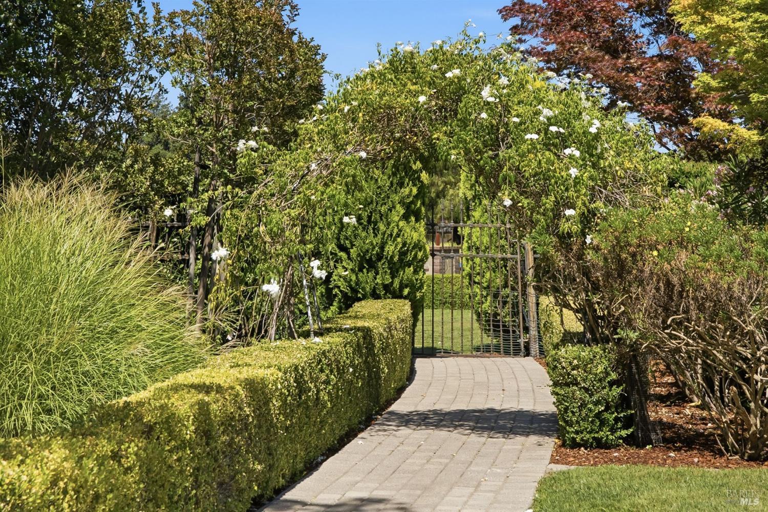 18880 Bella Vina Saratoga CA 95070