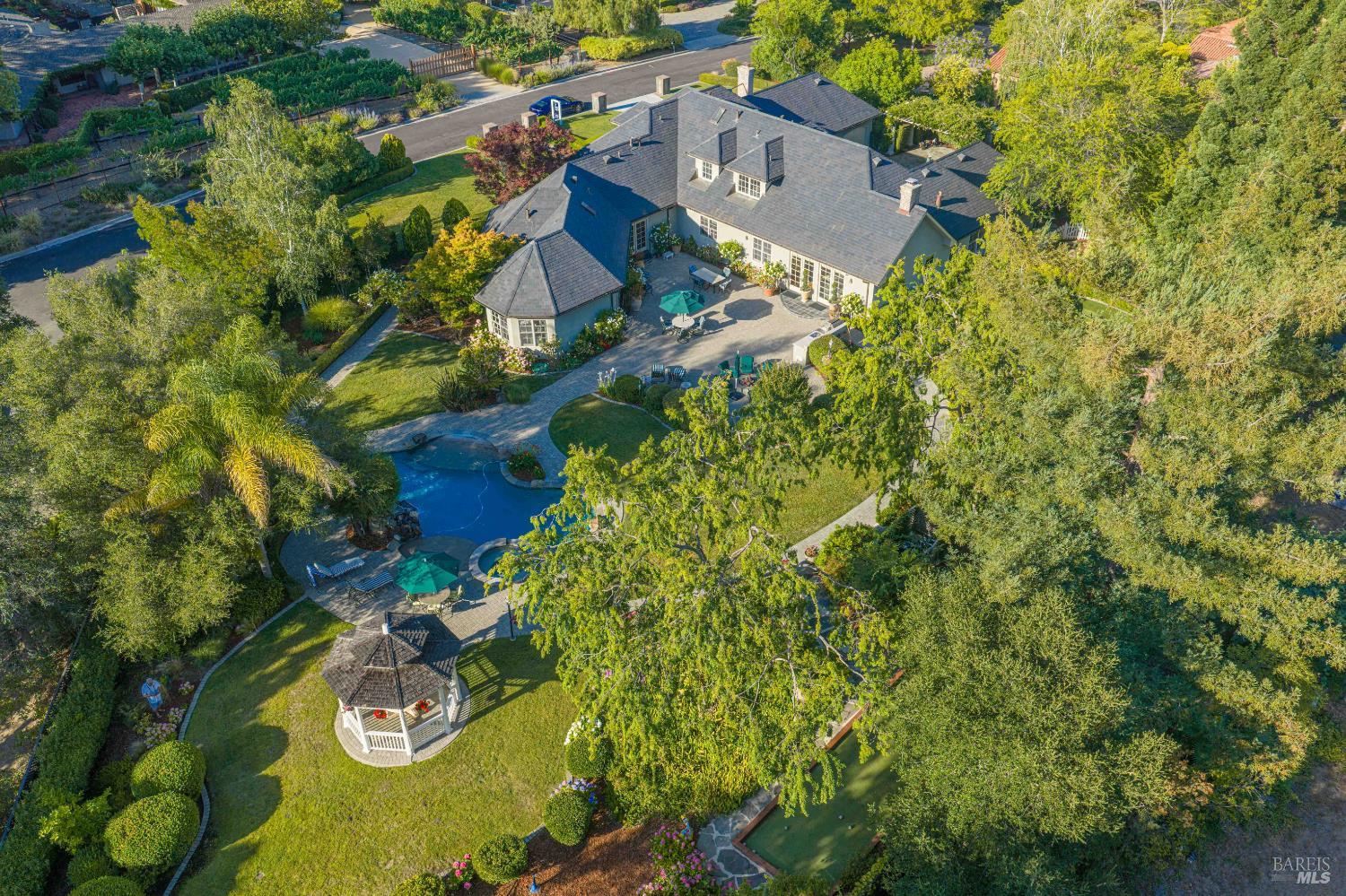 18880 Bella Vina Saratoga CA 95070