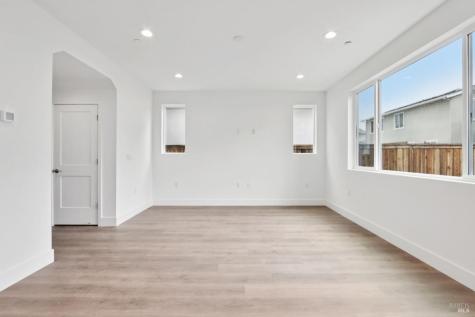 1556 Country Manor Drive Santa Rosa CA 95403