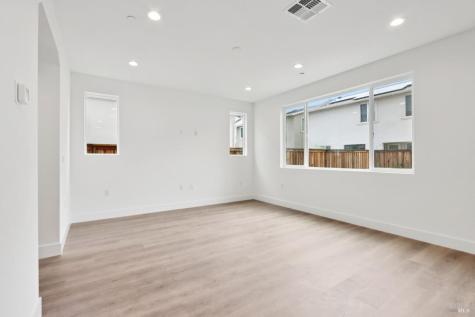1556 Country Manor Drive Santa Rosa CA 95403
