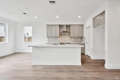 1556 Country Manor Drive Santa Rosa CA 95403