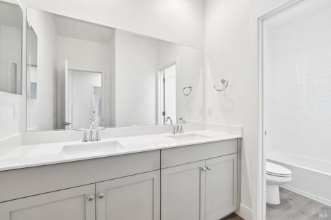 1556 Country Manor Drive Santa Rosa CA 95403