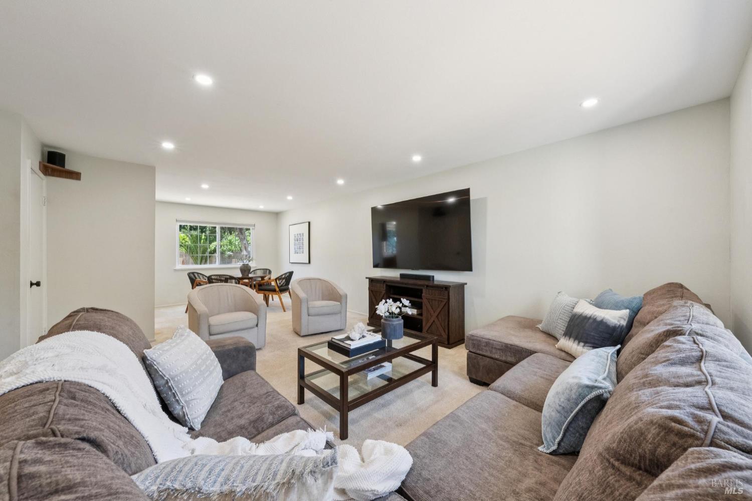 1724 Tampico Court Petaluma CA 94954