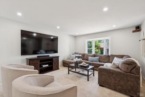 1724 Tampico Court Petaluma CA 94954