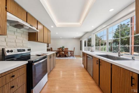 1724 Tampico Court Petaluma CA 94954