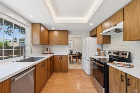 1724 Tampico Court Petaluma CA 94954