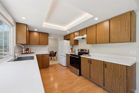 1724 Tampico Court Petaluma CA 94954