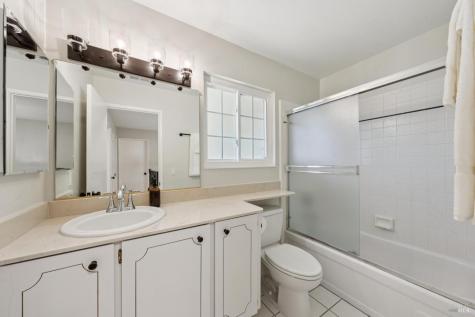 1724 Tampico Court Petaluma CA 94954