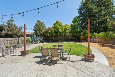 1724 Tampico Court Petaluma CA 94954