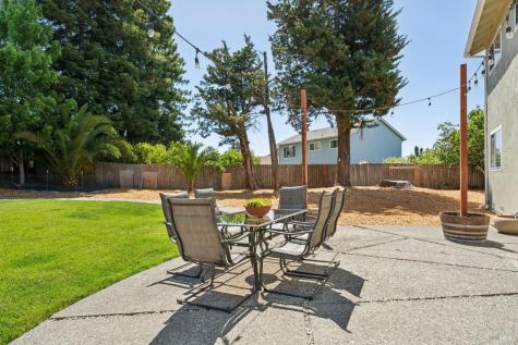 1724 Tampico Court Petaluma CA 94954
