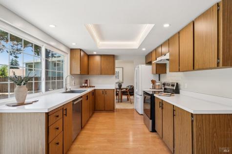 1724 Tampico Court Petaluma CA 94954