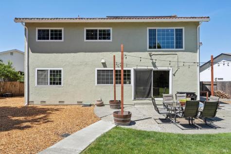 1724 Tampico Court Petaluma CA 94954