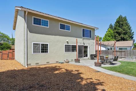 1724 Tampico Court Petaluma CA 94954