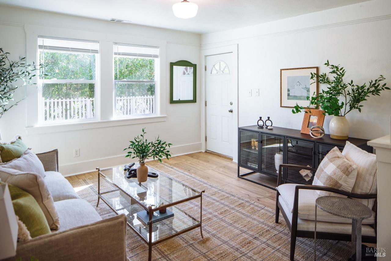 52 Eastman Lane Petaluma CA 94952