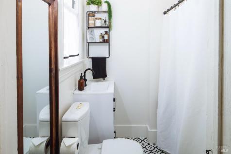 52 Eastman Lane Petaluma CA 94952