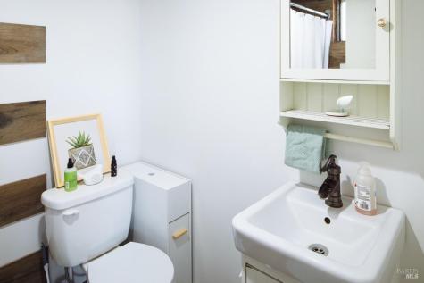 52 Eastman Lane Petaluma CA 94952