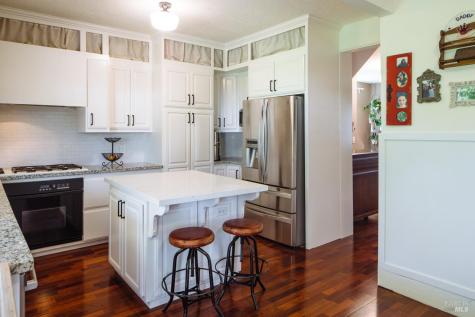 52 Eastman Lane Petaluma CA 94952