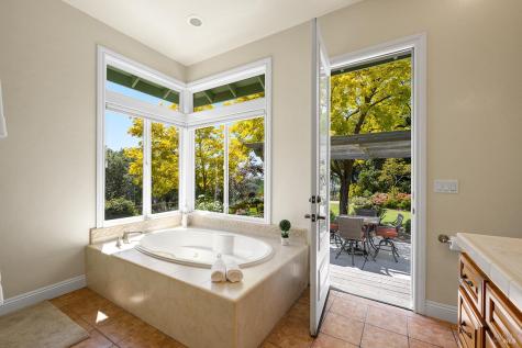 167-165 Mountain Meadow Lane Santa Rosa CA 95404