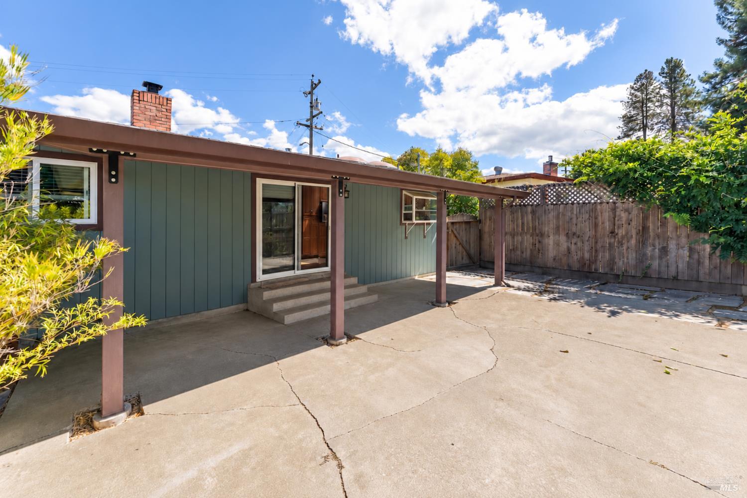 10 Brookside Drive Willits CA 95490