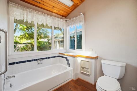 315 N Washington Street Cloverdale CA 95425
