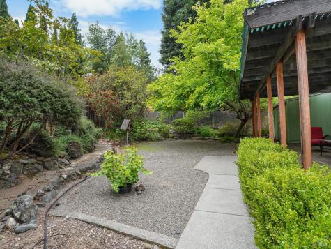 93 Bosworth Lane Geyserville CA 95441