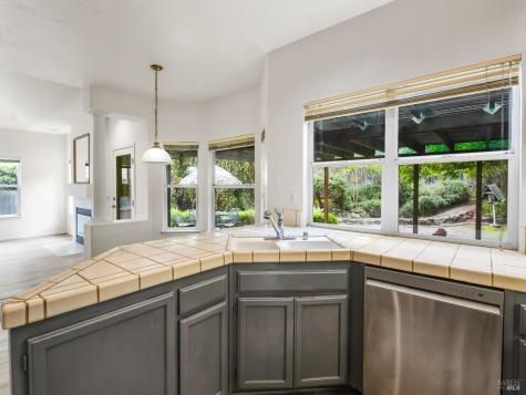 93 Bosworth Lane Geyserville CA 95441