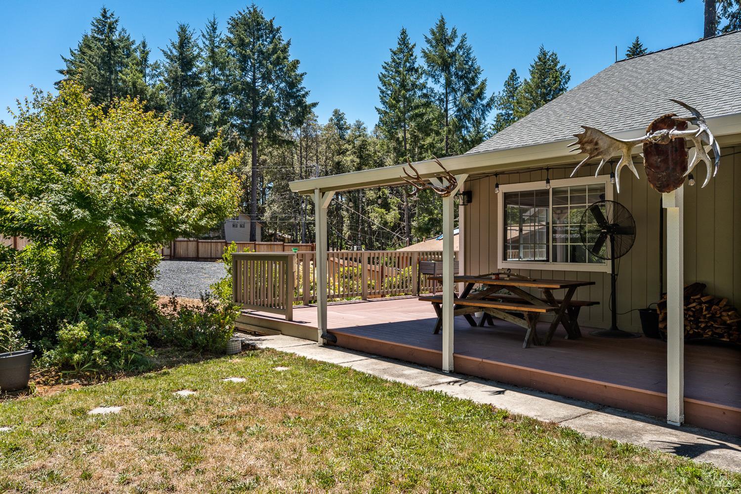 1121 Maize Court Willits CA 95490