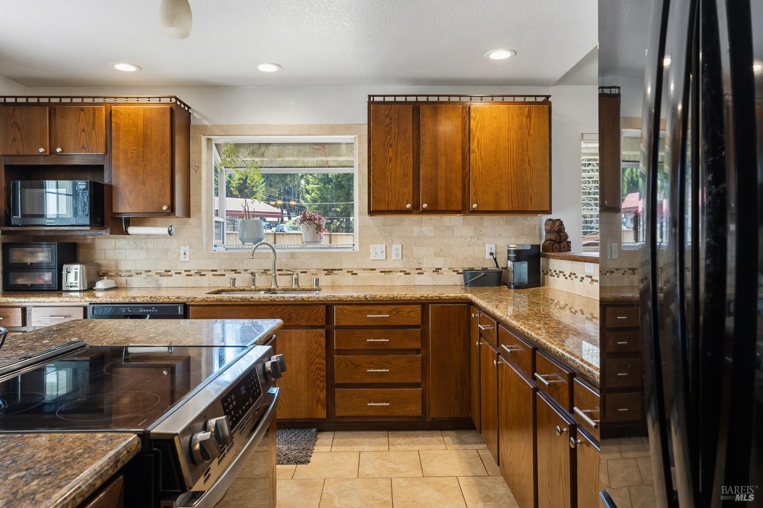 1121 Maize Court Willits CA 95490