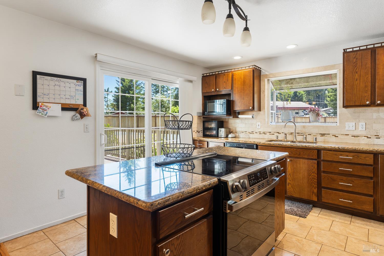 1121 Maize Court Willits CA 95490