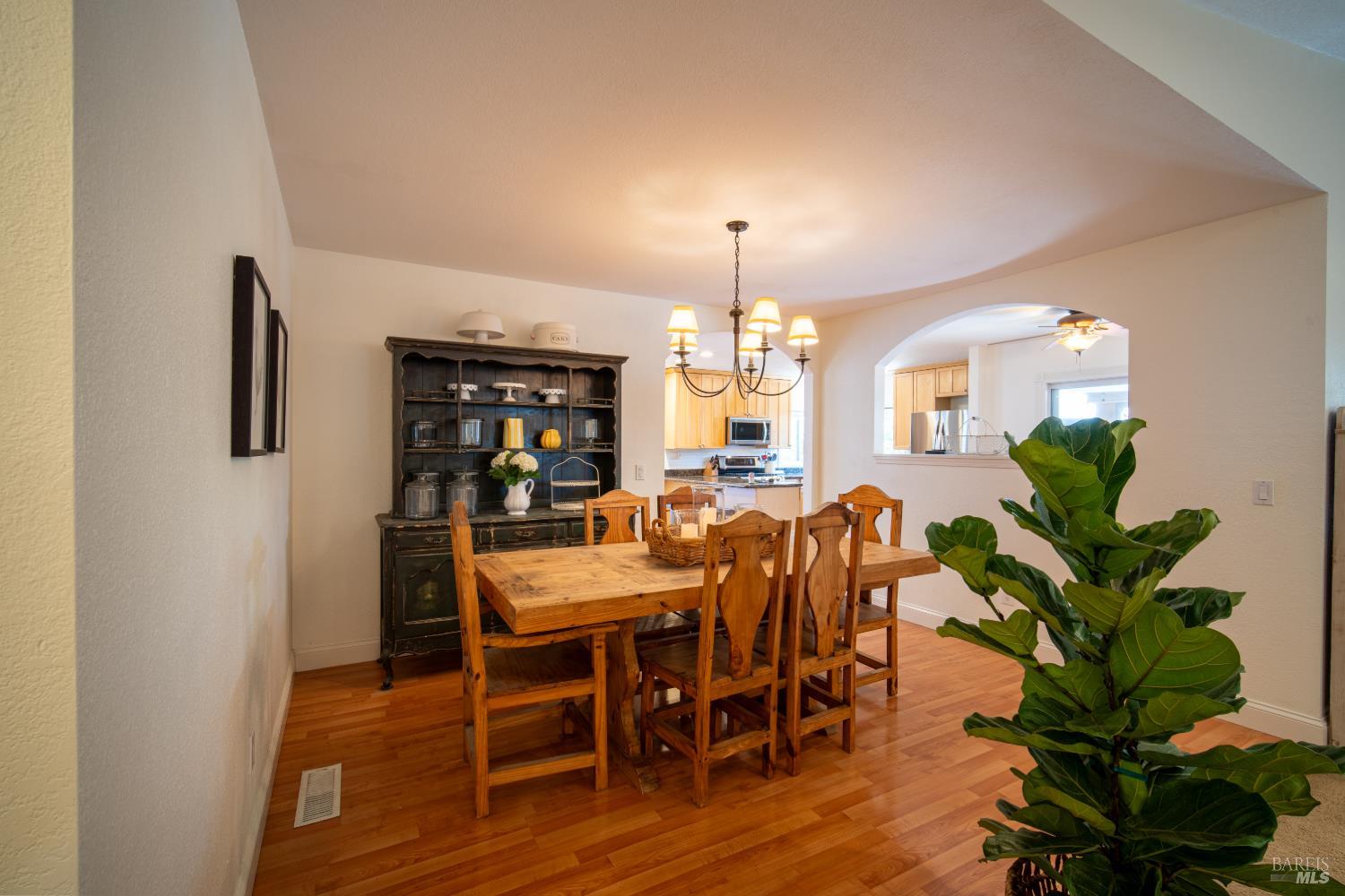 1119 Santa Cruz Way Rohnert Park CA 94928
