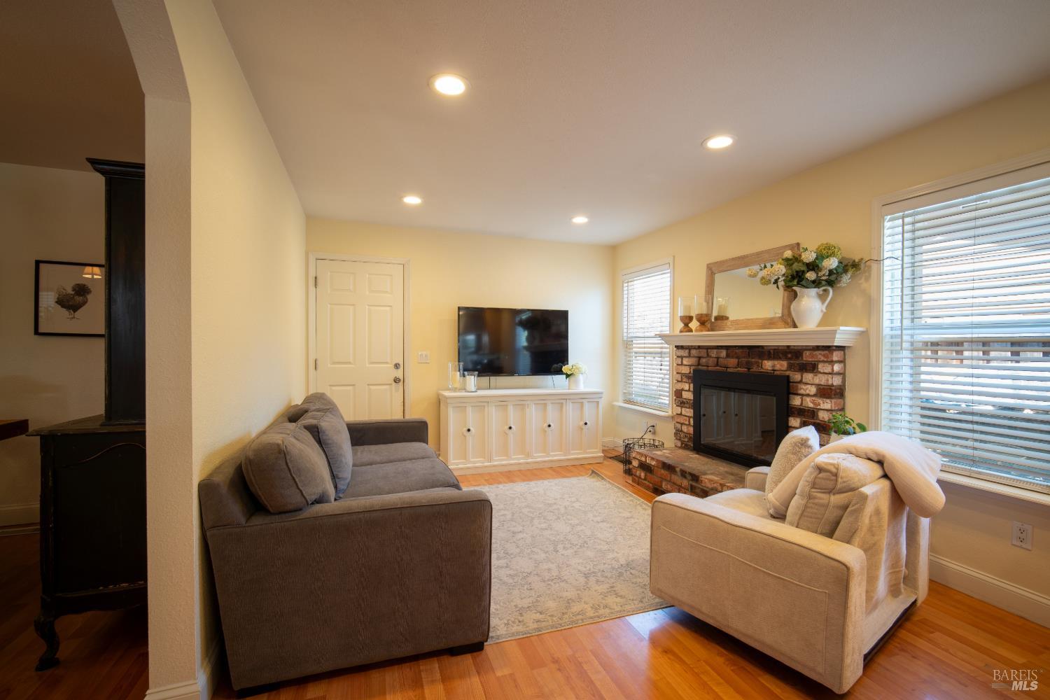 1119 Santa Cruz Way Rohnert Park CA 94928