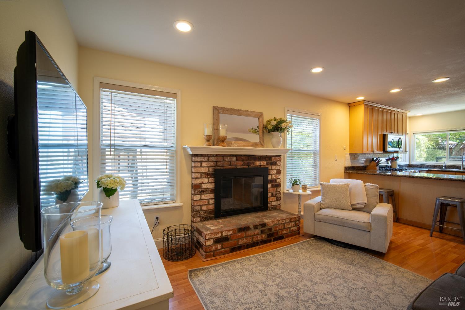 1119 Santa Cruz Way Rohnert Park CA 94928