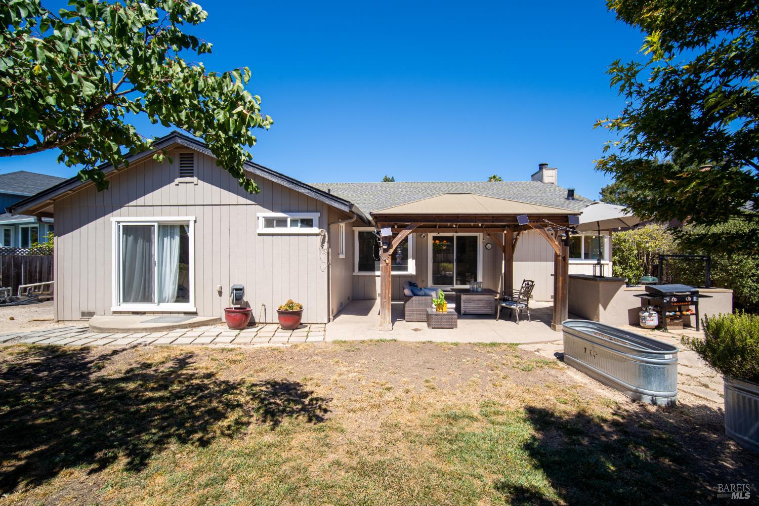 1119 Santa Cruz Way Rohnert Park CA 94928