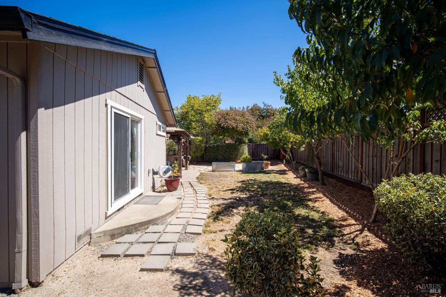 1119 Santa Cruz Way Rohnert Park CA 94928