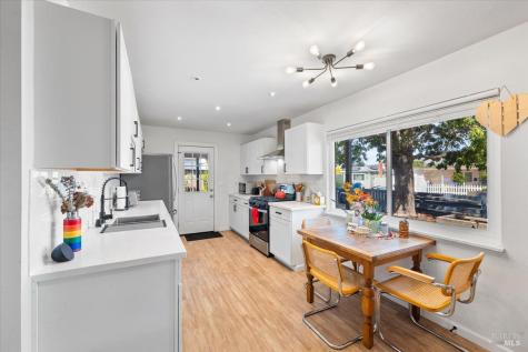 1032 Santa Ana Drive Santa Rosa CA 95404