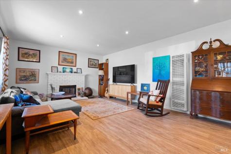 1032 Santa Ana Drive Santa Rosa CA 95404
