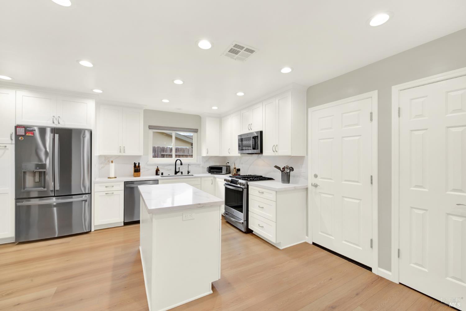 707 Linwood Street Vacaville CA 95688